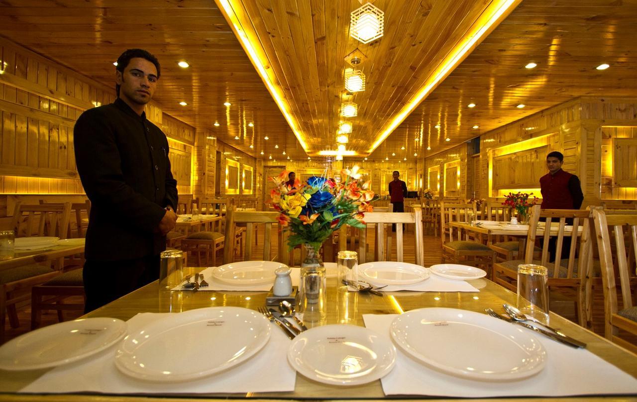 Holiday Bnb Manali Екстериор снимка